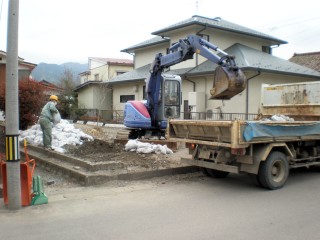 家屋の撤去開始