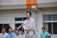 sen090702-2.JPG