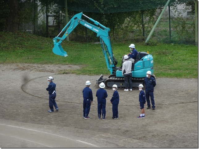 ⑥　バックホウの運転