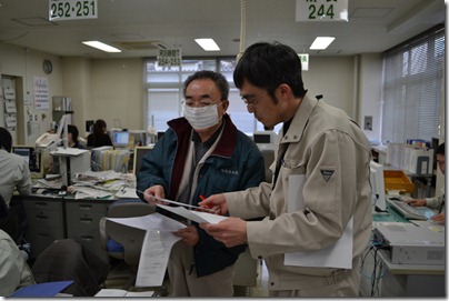 報告の様子　日刊岩手建設工業新聞社